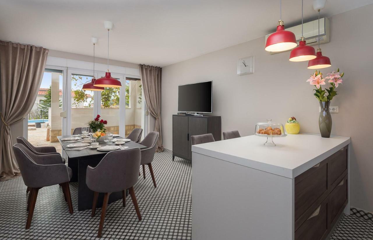 Villa Mater - Luxuriously Equipped Villa With A 15M Long Swimming Pool Žrnovnica Esterno foto